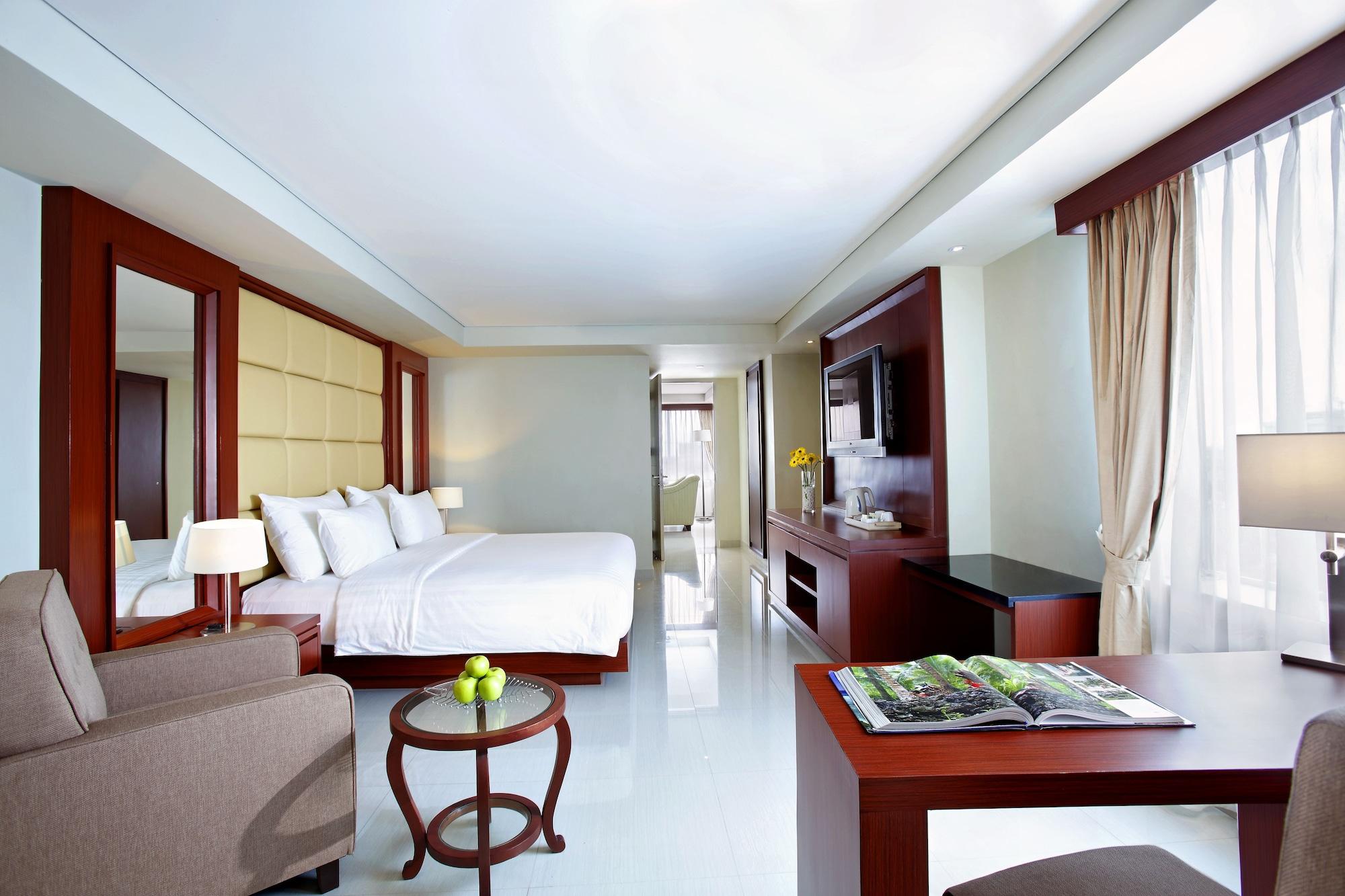 Hotel Santika Макасар Экстерьер фото