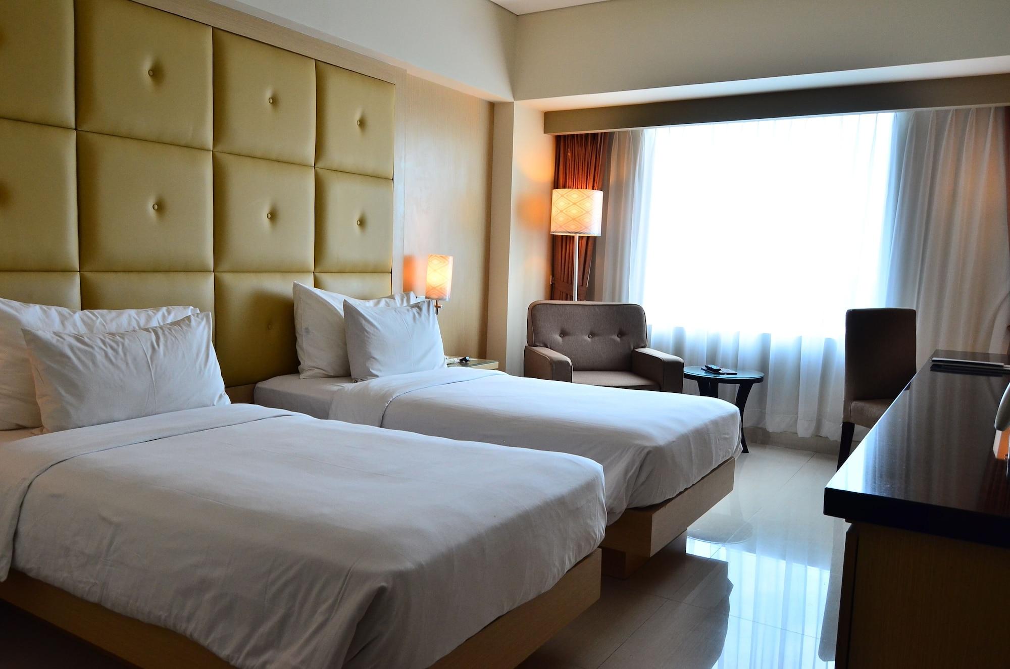 Hotel Santika Макасар Экстерьер фото