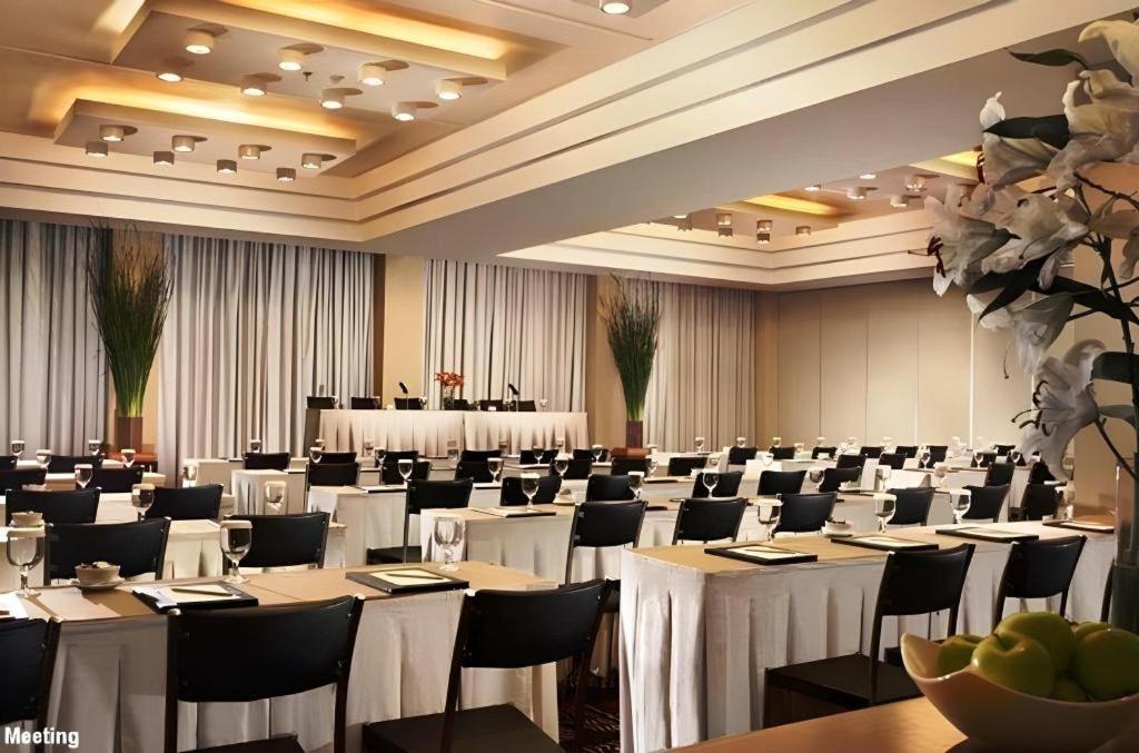 Hotel Santika Макасар Экстерьер фото