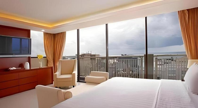 Hotel Santika Макасар Экстерьер фото