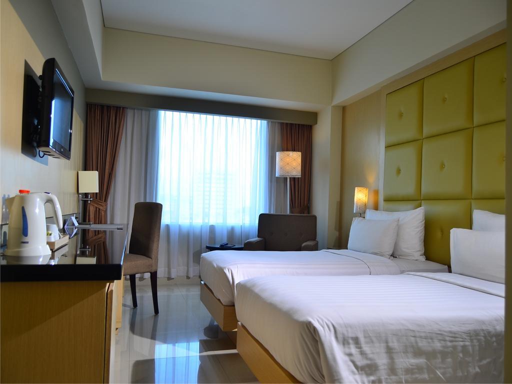 Hotel Santika Макасар Экстерьер фото